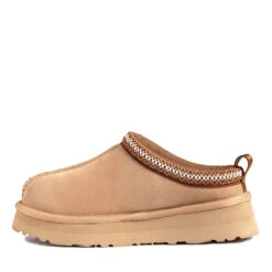 UGG Supreme Tash Platform Slippers -Ugg 2 35b70d09 e2ac 498a be88 5a2329d5cea6