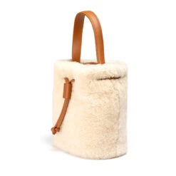 UGG Premium Fluffy Bucket Bag -Ugg 3 50249883 c237 4dfa a4f5 a3c1768851b2