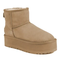 UGG Mini Classic Supreme Platform -Ugg 4 db0106e8 c210 4688 866a f09e3045627d