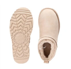 UGG Platform Classic Mini Boots 31 UGG Platform Classic Mini Boots -Ugg 5 85c74d68 d61a 4bee a858 d353d5823108