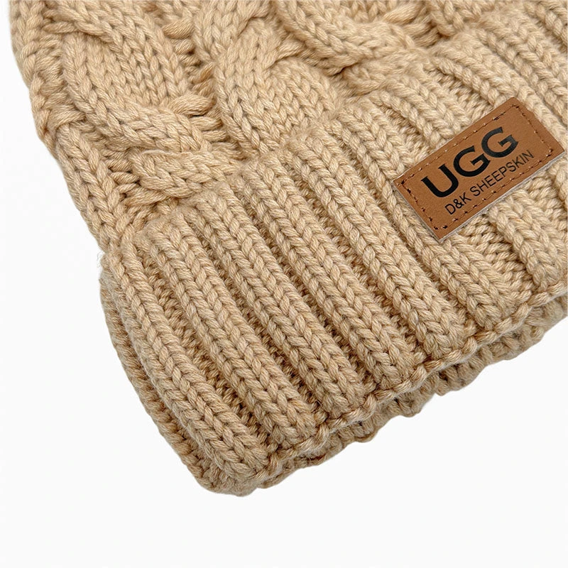 UGG Platinum PomPom Beanie 5 UGG Platinum PomPom Beanie - Image 3
