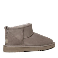 UGG Premium Unisex Mini Boots 38 UGG Premium Unisex Mini Boots -Ugg cb2 a7c8a796 6d30 4fef 96d5 d683b1c1e4b5