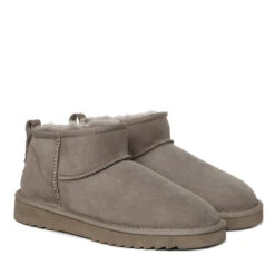 UGG Premium Unisex Mini Boots 40 UGG Premium Unisex Mini Boots -Ugg cb4 dfa3ff26 3778 411f 8057 1378c6acad9f