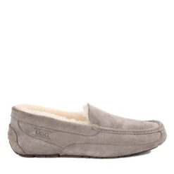 UGG Premium Men Traditional Moccasin -Ugg g1 556952dd e603 4585 a99b ebaca2fc0284