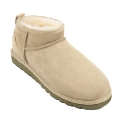 UGG Premium Mini Trish Boots 33 UGG Premium Mini Trish Boots -Ugg s2 1f1343da 729b 40da b7bb c98b3f2d79ac