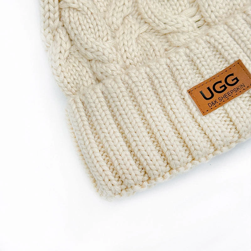 UGG Platinum PomPom Beanie 11 UGG Platinum PomPom Beanie - Image 9