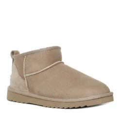 UGG Premium Unisex Mini Boots 30 UGG Premium Unisex Mini Boots -Ugg s3 772e41c7 e42a 4e90 97d7 0e7e052c0226