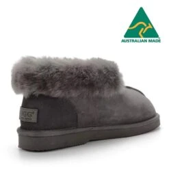 UGG Roozee Unisex Slippers - Made In Australia -Ugg ugg roozee unisex slippers made in australia 880978